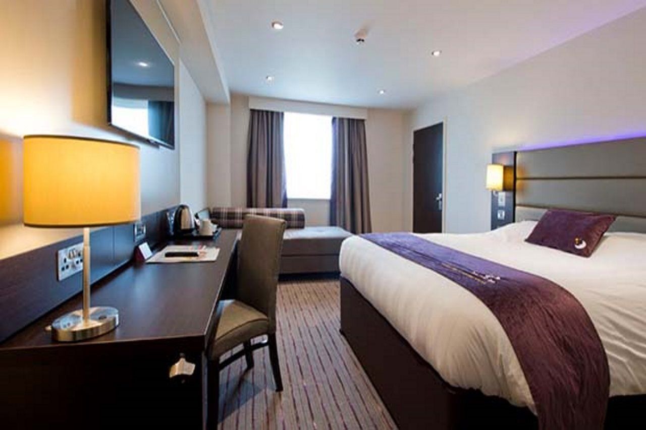 Premier Inn Wells Exterior photo